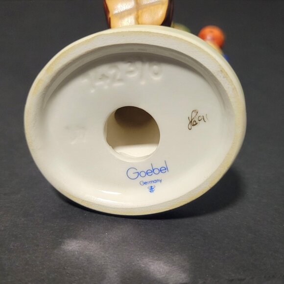 Goebel Hummel Apple Tree Boy - Picture 6 of 9